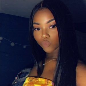 Meet your Posher, Joi